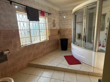 6 Bedroom House